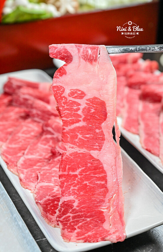 台中SOGO、勤美商圈，中午營業到凌晨２點的深夜火鍋推薦，美學擺盤、好喝特色湯底－妮妮布魯