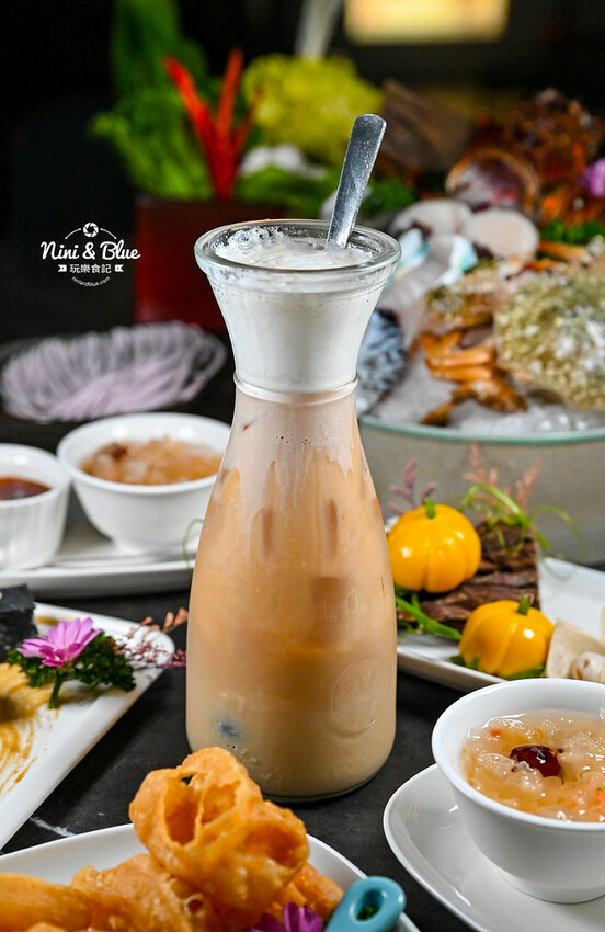 台中SOGO、勤美商圈，中午營業到凌晨２點的深夜火鍋推薦，美學擺盤、好喝特色湯底－妮妮布魯