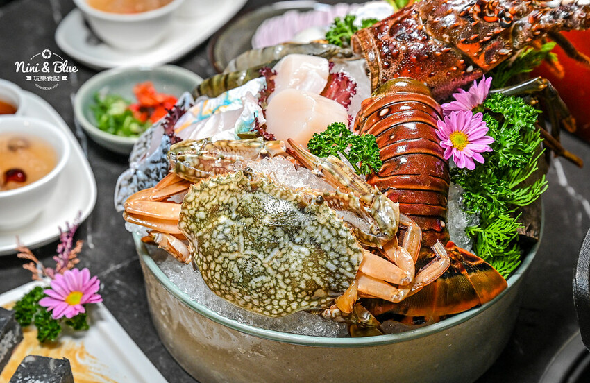 台中SOGO、勤美商圈，中午營業到凌晨２點的深夜火鍋推薦，美學擺盤、好喝特色湯底－妮妮布魯