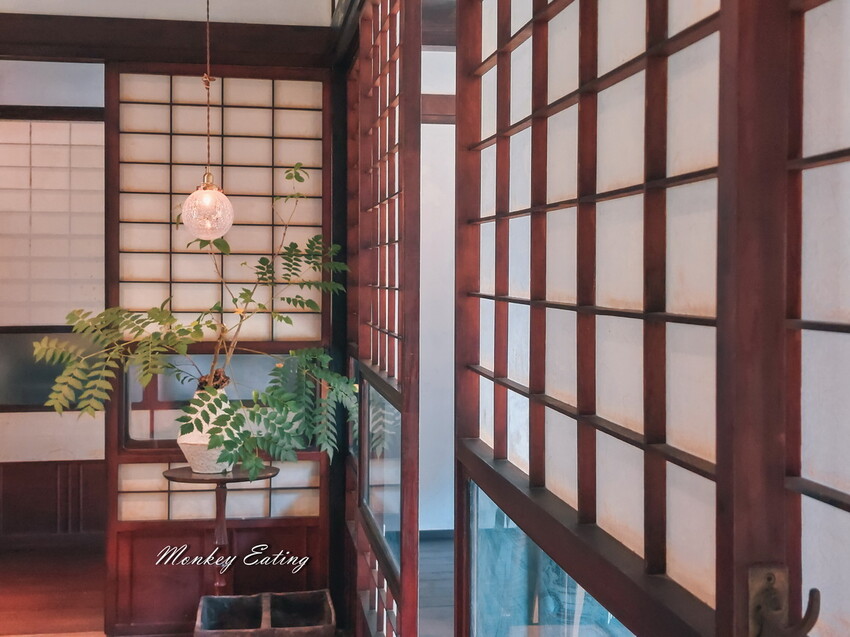 【新竹美食】李克承博士故居a-moom｜80年日式老宅主打微熱山形吐司，享受庭院咖啡下午茶 - 貪吃猴的幻想