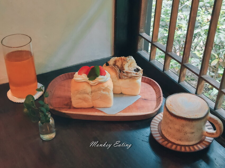 【新竹美食】李克承博士故居a-moom｜80年日式老宅主打微熱山形吐司，享受庭院咖啡下午茶 - 貪吃猴的幻想