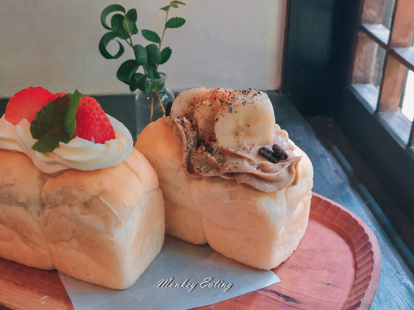 【新竹美食】李克承博士故居a-moom｜80年日式老宅主打微熱山形吐司，享受庭院咖啡下午茶 - 貪吃猴的幻想