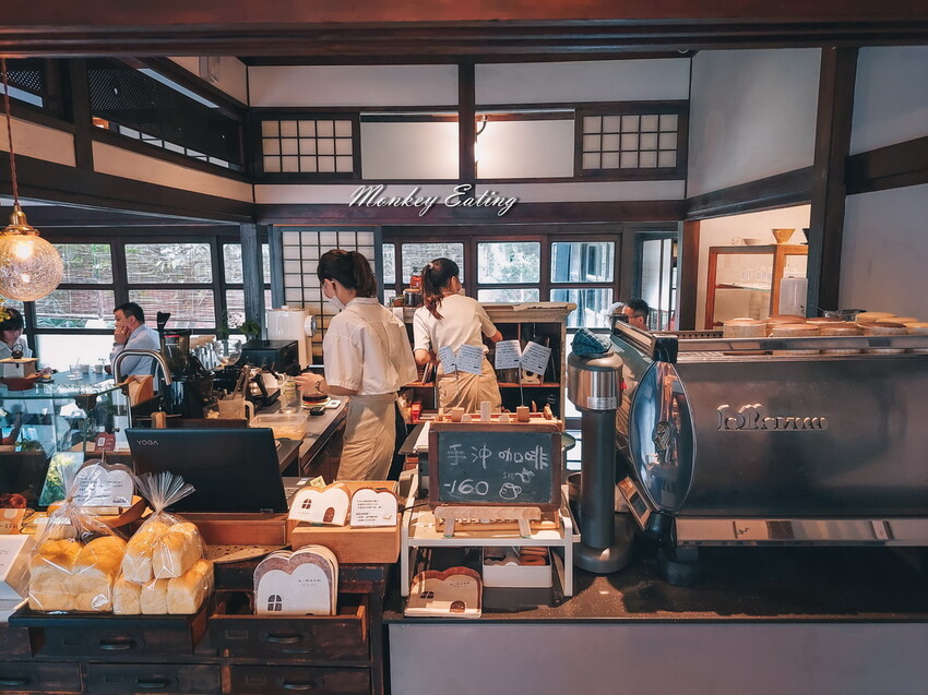 【新竹美食】李克承博士故居a-moom｜80年日式老宅主打微熱山形吐司，享受庭院咖啡下午茶 - 貪吃猴的幻想