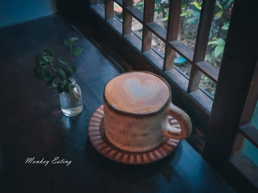 【新竹美食】李克承博士故居a-moom｜80年日式老宅主打微熱山形吐司，享受庭院咖啡下午茶 - 貪吃猴的幻想