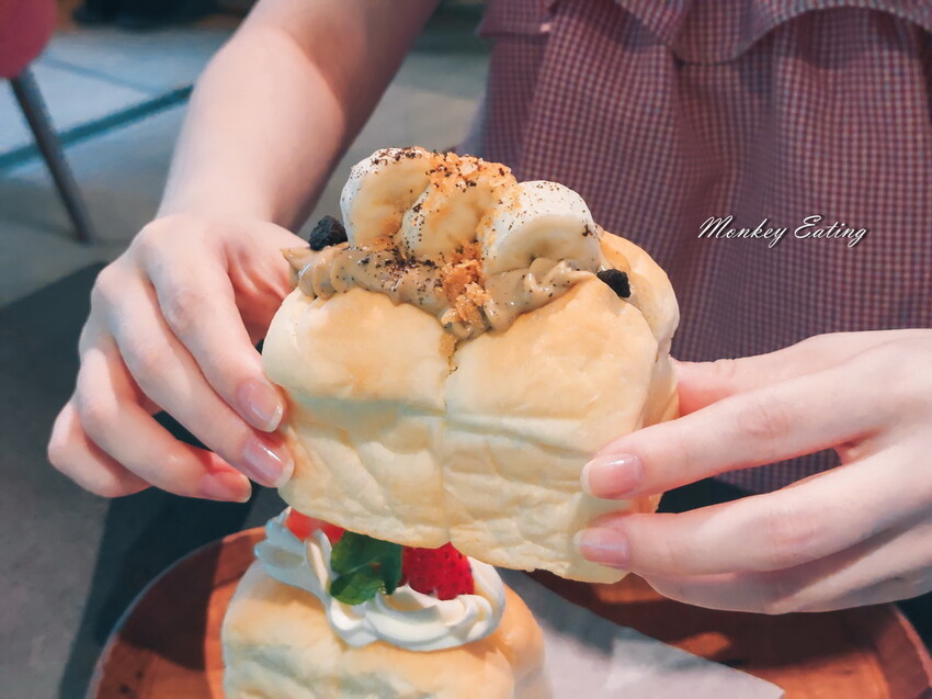 【新竹美食】李克承博士故居a-moom｜80年日式老宅主打微熱山形吐司，享受庭院咖啡下午茶 - 貪吃猴的幻想