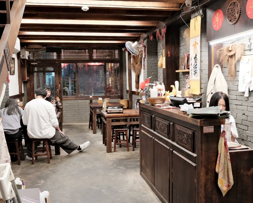 【捷運中山站美食】魚紅苑重慶烤魚~台北最正宗四川烤魚超好吃~台北川菜餐廳必吃、林森北路宵夜推薦