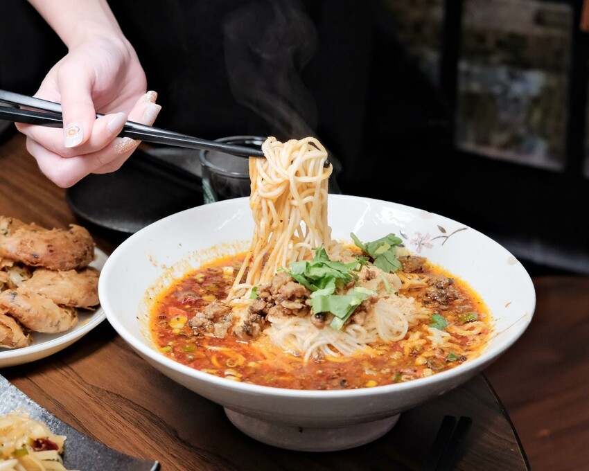 【捷運中山站美食】魚紅苑重慶烤魚~台北最正宗四川烤魚超好吃~台北川菜餐廳必吃、林森北路宵夜推薦