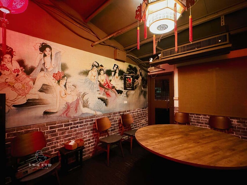 妓院主題正川四川菜館！重慶烤魚好吃，小龍蝦、酸辣乾拌麵也都推薦