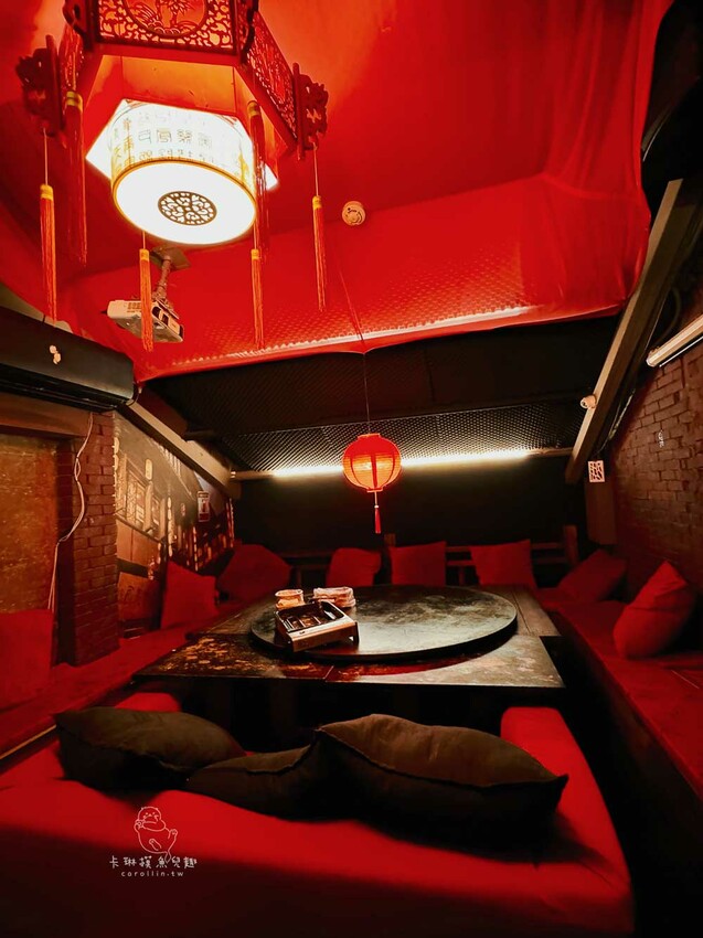 妓院主題正川四川菜館！重慶烤魚好吃，小龍蝦、酸辣乾拌麵也都推薦