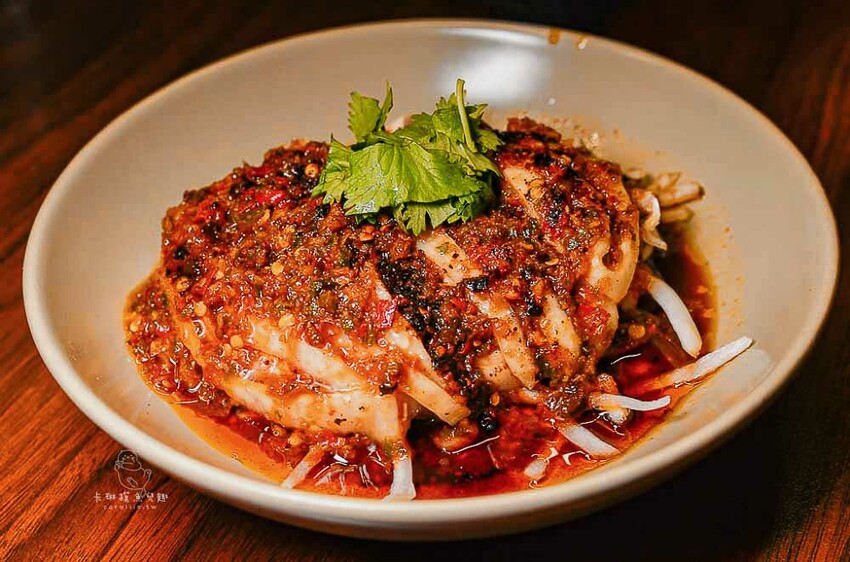 妓院主題正川四川菜館！重慶烤魚好吃，小龍蝦、酸辣乾拌麵也都推薦