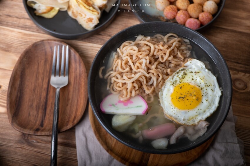 鶯歌美食｜隔壁宵夜新北旗艦店～鶯歌老街旁最有人氣的宵夜在這裡！新北市夜貓族宵夜推薦，大推鍋燒意麵、剁椒拌飯～鶯歌車站美食推薦 @麥仔の食尚生活