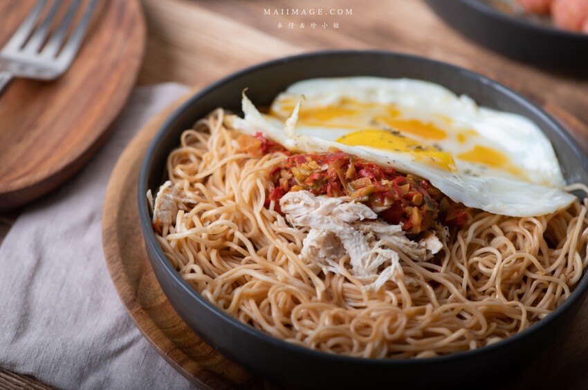 鶯歌美食｜隔壁宵夜新北旗艦店～鶯歌老街旁最有人氣的宵夜在這裡！新北市夜貓族宵夜推薦，大推鍋燒意麵、剁椒拌飯～鶯歌車站美食推薦 @麥仔の食尚生活