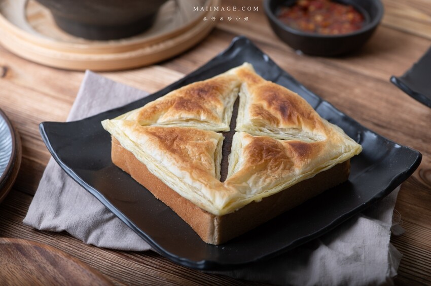 鶯歌美食｜隔壁宵夜新北旗艦店～鶯歌老街旁最有人氣的宵夜在這裡！新北市夜貓族宵夜推薦，大推鍋燒意麵、剁椒拌飯～鶯歌車站美食推薦 @麥仔の食尚生活