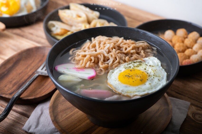 鶯歌美食｜隔壁宵夜新北旗艦店～鶯歌老街旁最有人氣的宵夜在這裡！新北市夜貓族宵夜推薦，大推鍋燒意麵、剁椒拌飯～鶯歌車站美食推薦 @麥仔の食尚生活