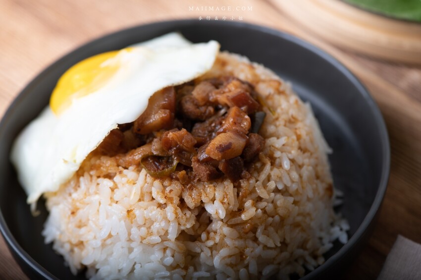 鶯歌美食｜隔壁宵夜新北旗艦店～鶯歌老街旁最有人氣的宵夜在這裡！新北市夜貓族宵夜推薦，大推鍋燒意麵、剁椒拌飯～鶯歌車站美食推薦 @麥仔の食尚生活