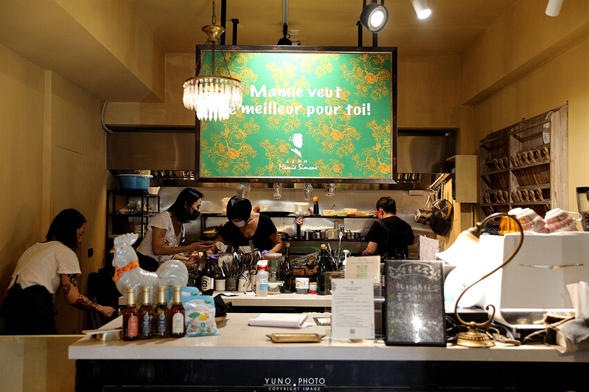 一秒到法國 偽出國景點 隱身巷弄裡的法式家鄉風味美食 歐法雜貨專賣小舖|西蒙奶奶法國家鄉廚房(台中法國鄉