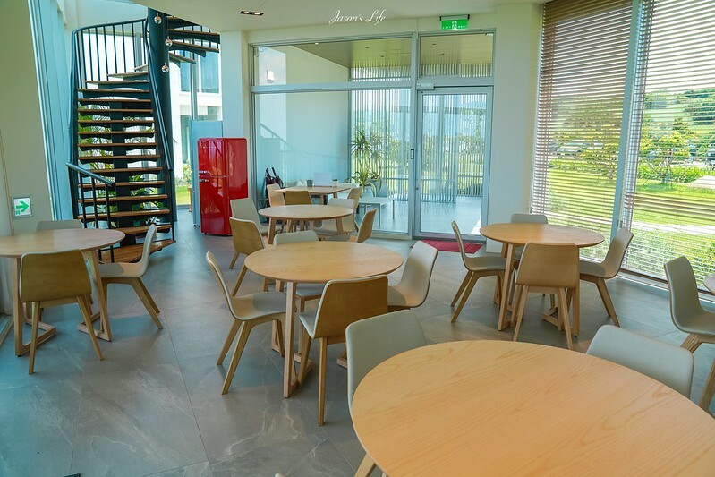 【屏東恆春│住宿】日光‧嶼南。話題性高,墾丁純白高質感民宿,擁有海景無邊際泳池,房間面海景觀超棒