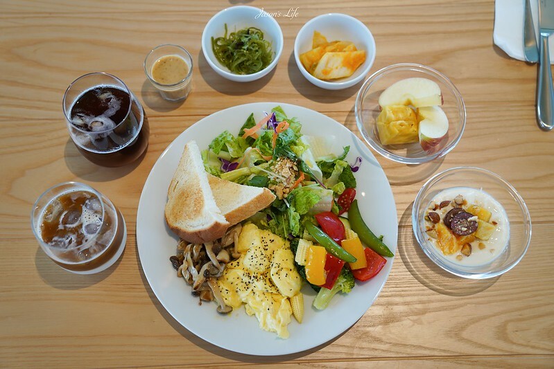 【屏東恆春│住宿】日光‧嶼南。話題性高,墾丁純白高質感民宿,擁有海景無邊際泳池,房間面海景觀超棒