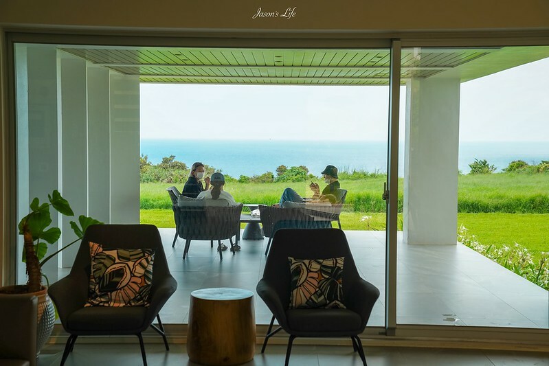 【屏東恆春│住宿】日光‧嶼南。話題性高,墾丁純白高質感民宿,擁有海景無邊際泳池,房間面海景觀超棒