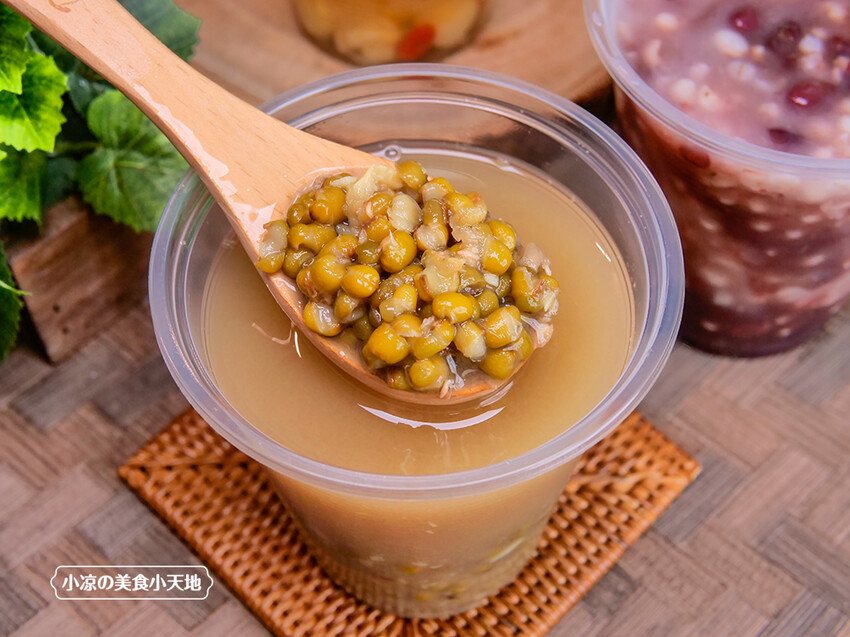 艾芸健康養生甜品鋪|新一點利黃昏市場銅板小吃，銀耳蓮子、紅豆燕麥、南瓜小米粥，每日新鮮熬煮，限量販售，晚來吃不到。