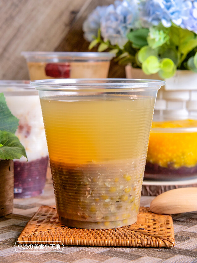 艾芸健康養生甜品鋪|新一點利黃昏市場銅板小吃，銀耳蓮子、紅豆燕麥、南瓜小米粥，每日新鮮熬煮，限量販售，晚來吃不到。