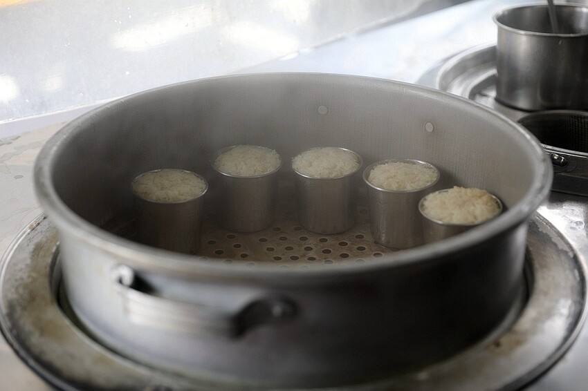 在地人才知道的好滋味！晚來吃不到四神湯必點｜同學筒仔米糕