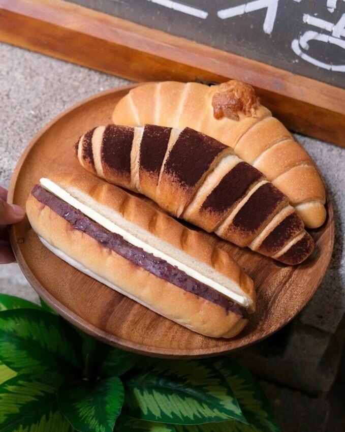 【台中美食】塩之友物｜藏身勤美周邊的銅板價麵包，讓人幸福爆表的胖嘟嘟可頌 ! - 肉依小姐吃什麼