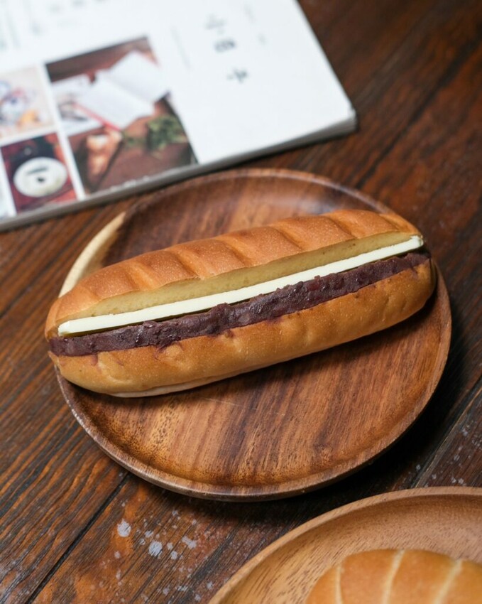 【台中美食】塩之友物｜藏身勤美周邊的銅板價麵包，讓人幸福爆表的胖嘟嘟可頌 ! - 肉依小姐吃什麼