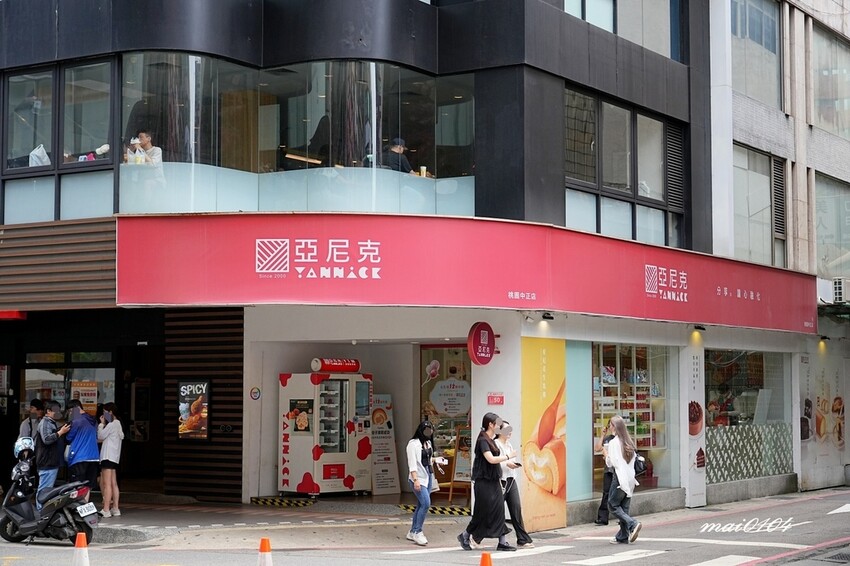 亞尼克桃園中正門市|亞尼克×堀井七茗園宇治抹茶生乳捲、經典美 亞尼克桃園中正門市|亞尼克×堀井七茗園宇治抹茶生乳捲、經典美