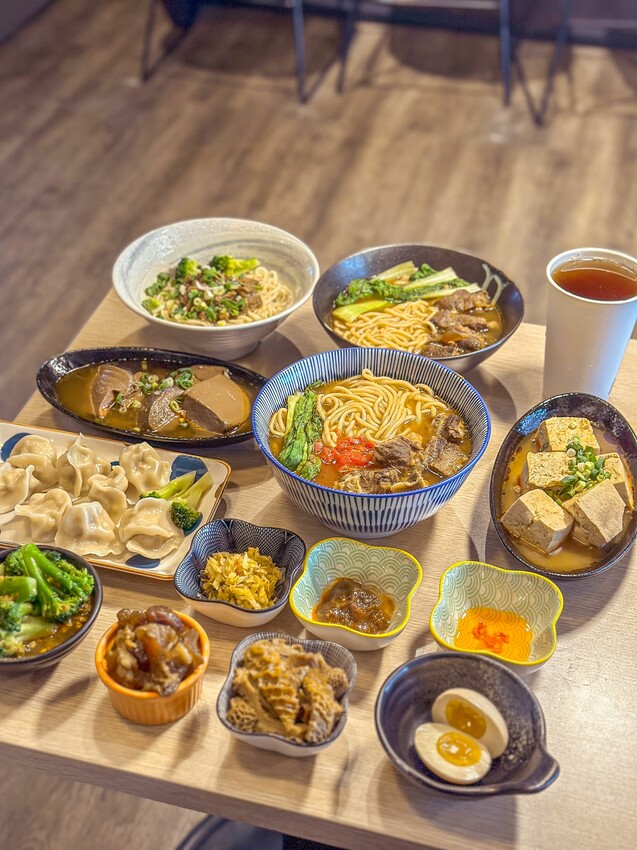 台中小吃推薦!開到晚上11點的牛肉麵居然4cm厚!還有必吃番