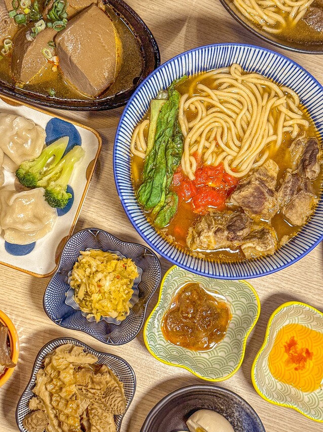 台中小吃推薦！開到晚上11點的牛肉麵居然4cm厚！還有必吃番