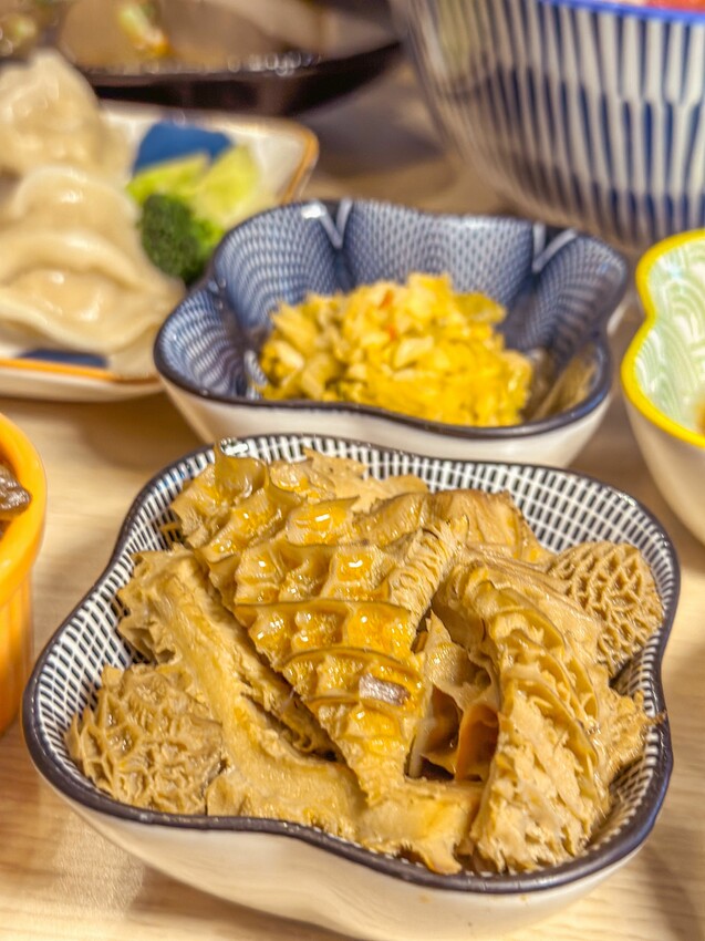 台中小吃推薦!開到晚上11點的牛肉麵居然4cm厚!還有必吃番