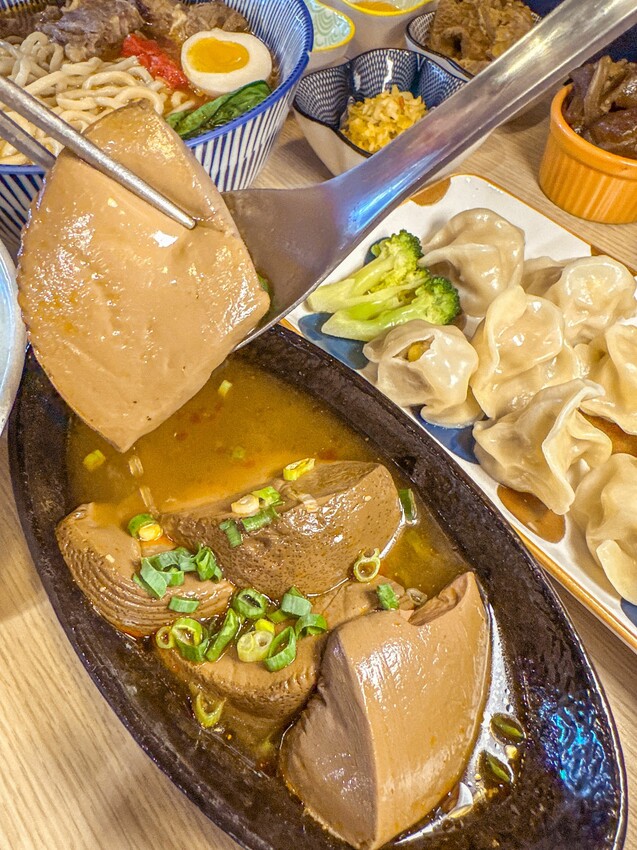 台中小吃推薦!開到晚上11點的牛肉麵居然4cm厚!還有必吃番