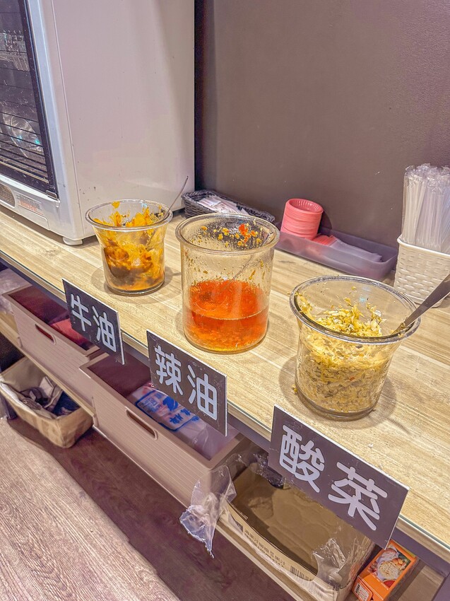 台中小吃推薦！開到晚上11點的牛肉麵居然4cm厚！還有必吃番