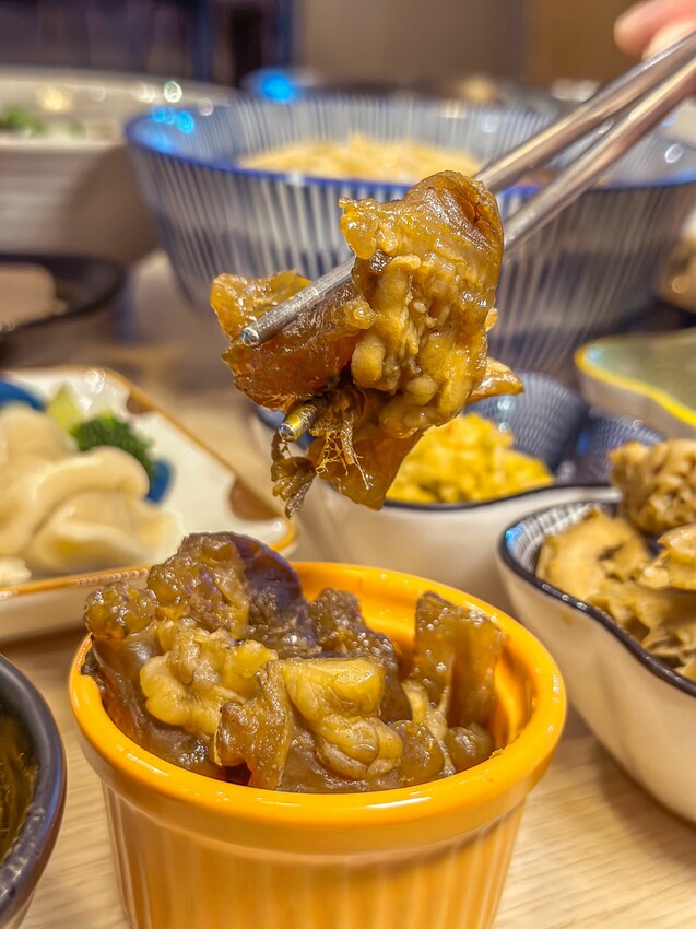 台中小吃推薦!開到晚上11點的牛肉麵居然4cm厚!還有必吃番