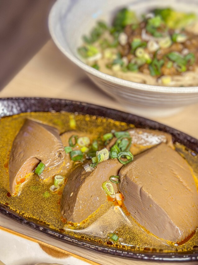 台中小吃推薦!開到晚上11點的牛肉麵居然4cm厚!還有必吃番