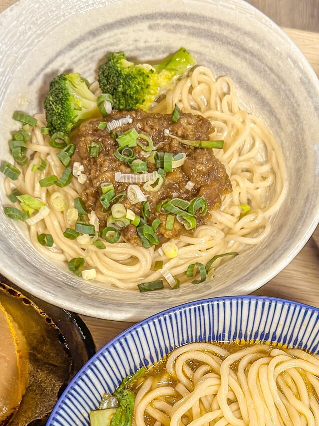 台中小吃推薦！開到晚上11點的牛肉麵居然4cm厚！還有必吃番