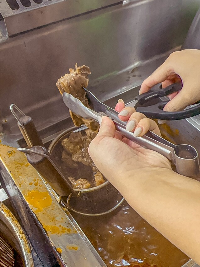 台中小吃推薦!開到晚上11點的牛肉麵居然4cm厚!還有必吃番