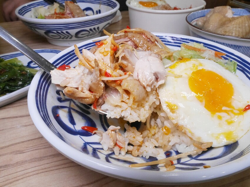 富春雞肉 隱藏在巷弄內最有古早味的雞肉飯