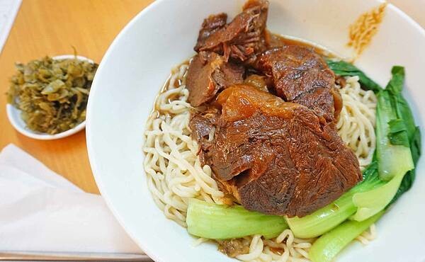 【台北美食】富春雞肉|比名店還要厲害的好吃雞肉飯!真的是爆強的啦~!