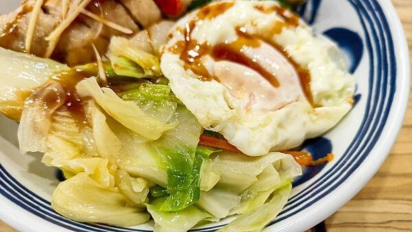 【台北美食】富春雞肉|比名店還要厲害的好吃雞肉飯!真的是爆強的啦~!