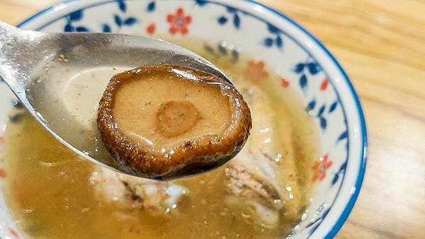 【台北美食】富春雞肉|比名店還要厲害的好吃雞肉飯!真的是爆強的啦~!