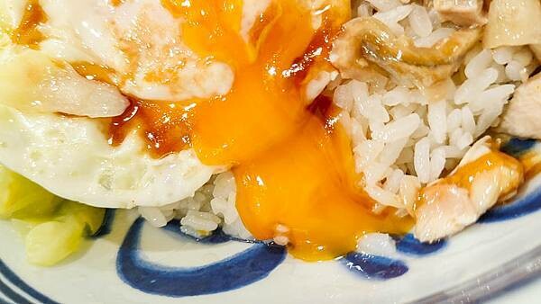 【台北美食】富春雞肉|比名店還要厲害的好吃雞肉飯!真的是爆強的啦~!