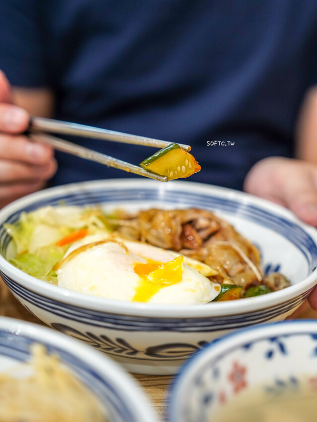 吳興街美食推薦「富春雞肉」大份量平價雞肉飯北醫美食推薦 - 軟西,遊記