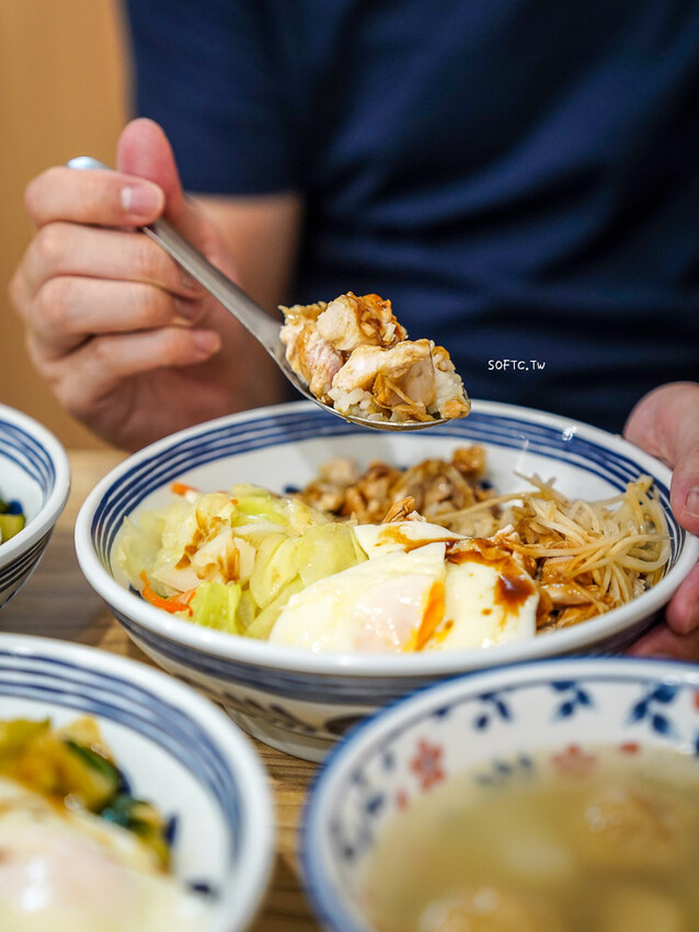 吳興街美食推薦「富春雞肉」大份量平價雞肉飯北醫美食推薦 - 軟西,遊記