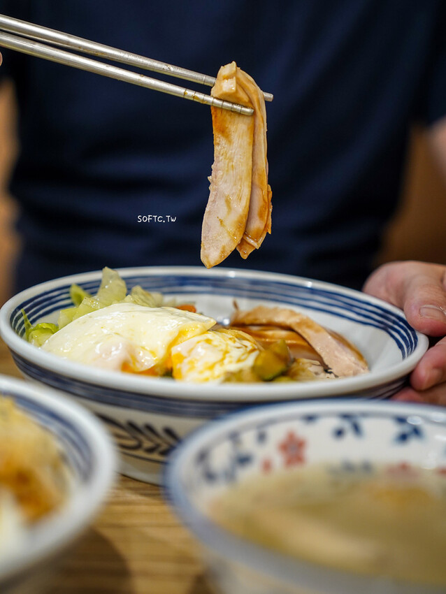 吳興街美食推薦「富春雞肉」大份量平價雞肉飯北醫美食推薦 - 軟西,遊記