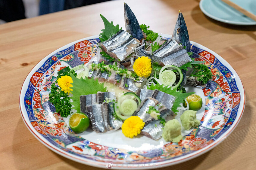 菜市場隱藏版美食,專賣生魚片及海鮮丼,還能吃得到各式各樣的螃蟹|布雷克出走旅行視界