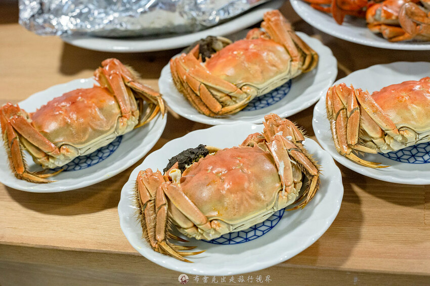 菜市場隱藏版美食,專賣生魚片及海鮮丼,還能吃得到各式各樣的螃蟹|布雷克出走旅行視界