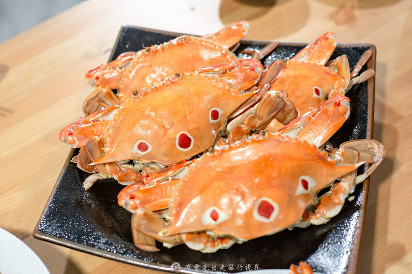 菜市場隱藏版美食,專賣生魚片及海鮮丼,還能吃得到各式各樣的螃蟹|布雷克出走旅行視界