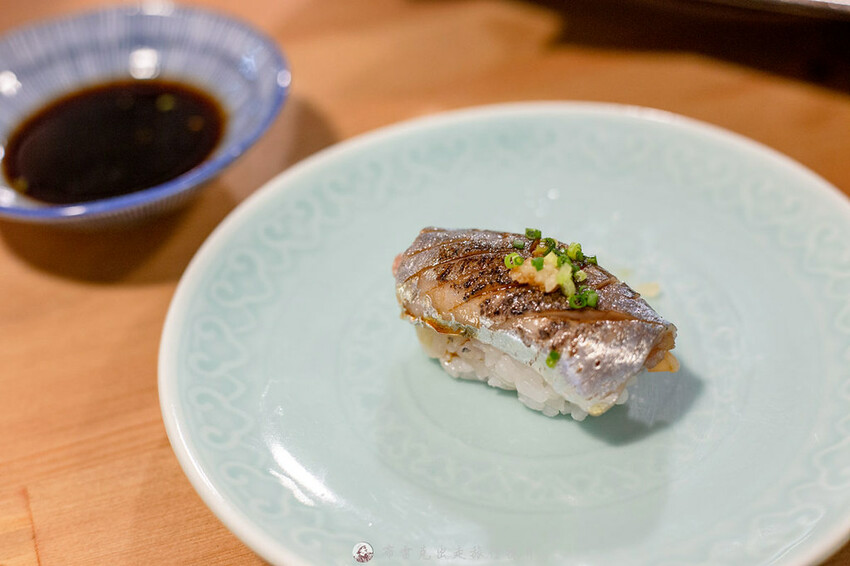 菜市場隱藏版美食,專賣生魚片及海鮮丼,還能吃得到各式各樣的螃蟹|布雷克出走旅行視界